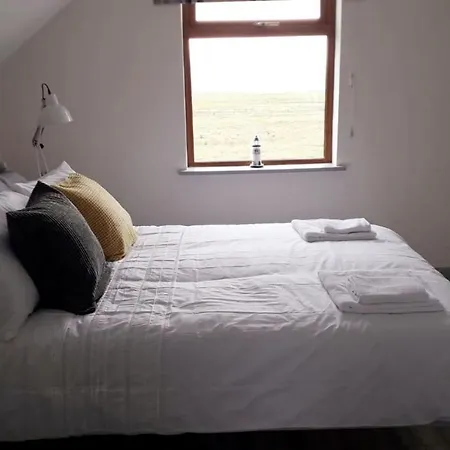 Tory Island 1-bed Sleeps 4 Parking & Seaview West Town (Tory Island)