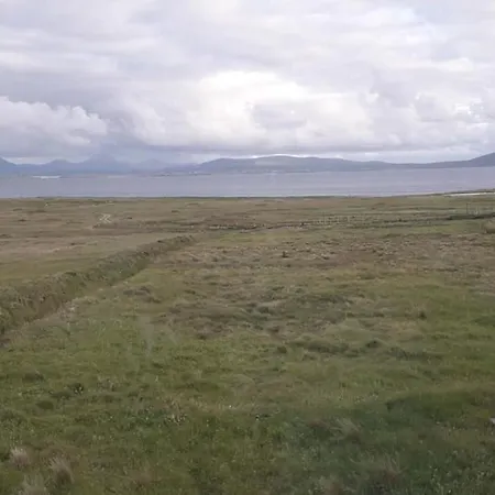 Apartment Tory Island 1-bed Sleeps 4 Parking Sea View