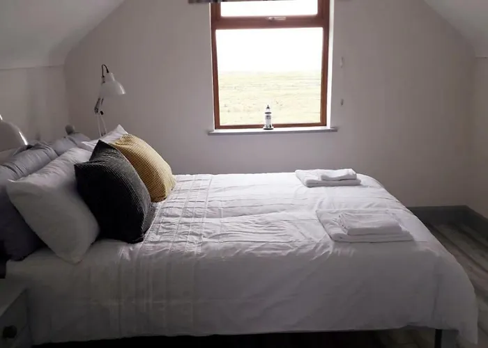 Tory Island 1-bed Sleeps 4 Parking Sea View West Town (Tory Island)