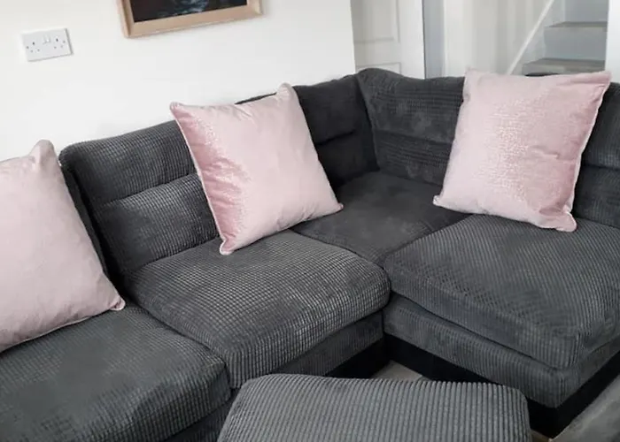 Tory Island 1-bed Sleeps 4 Parking Sea View Apartment